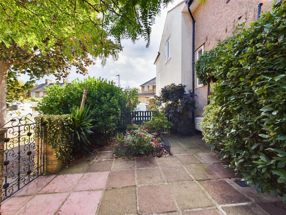 De Quincey Road, London