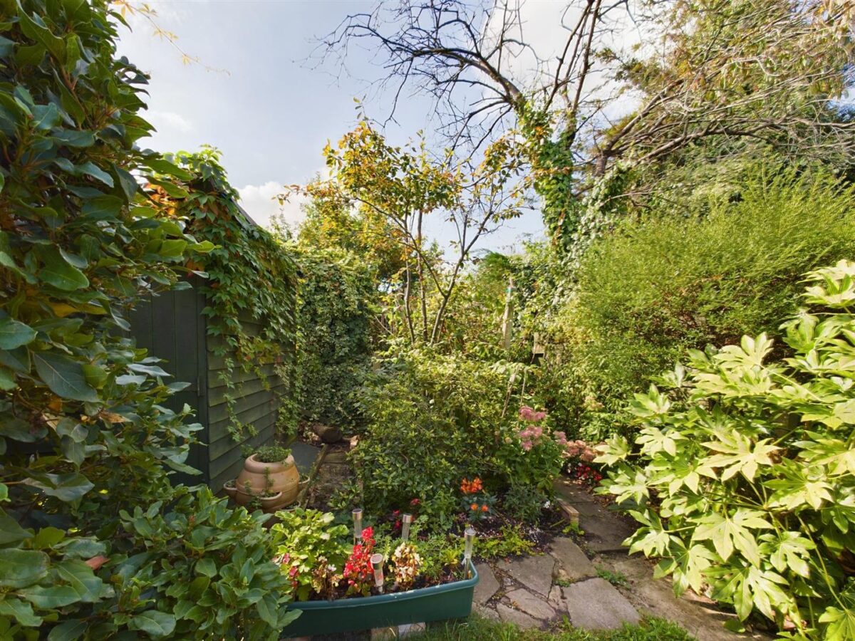 De Quincey Road, London