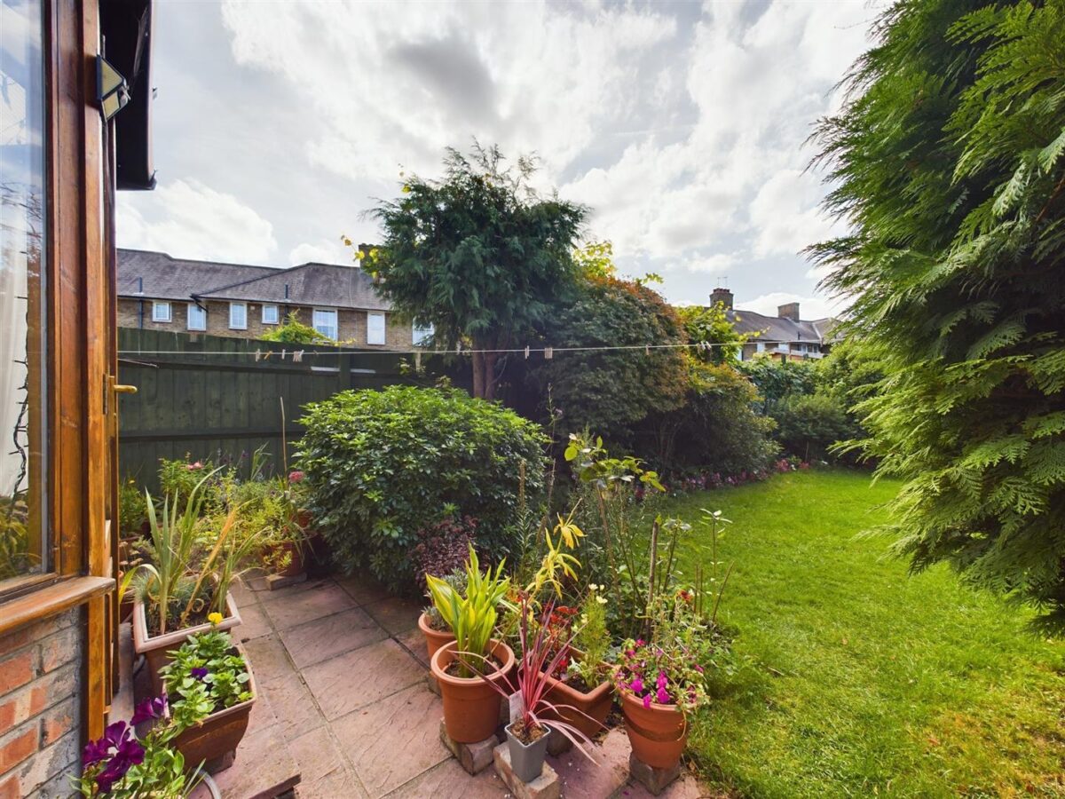 De Quincey Road, London