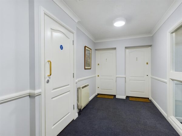 Henry Close, Enfield