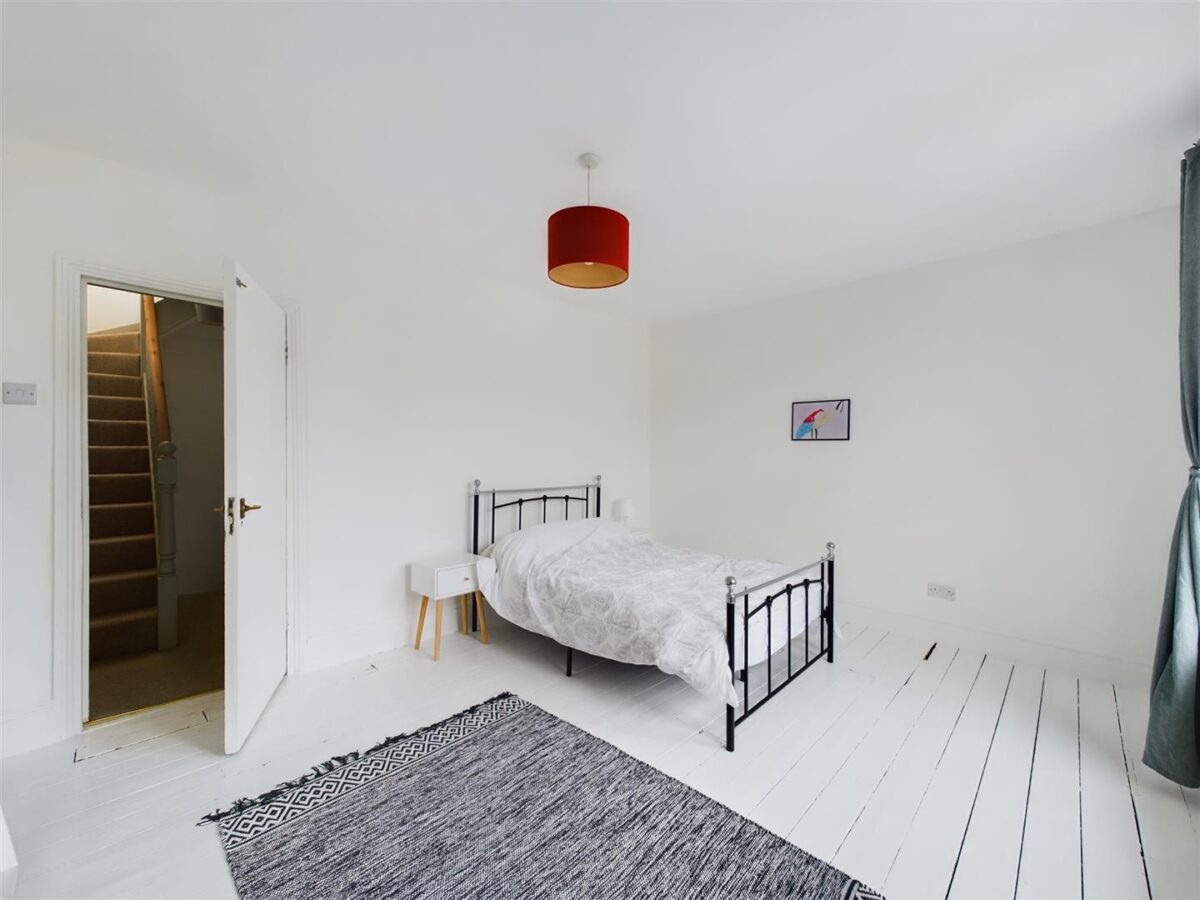 Roslyn Road, London
