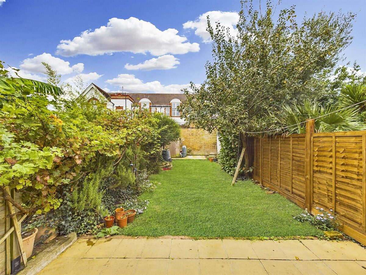 Roslyn Road, London