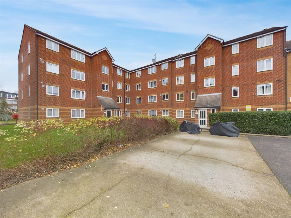 Bream Close, London