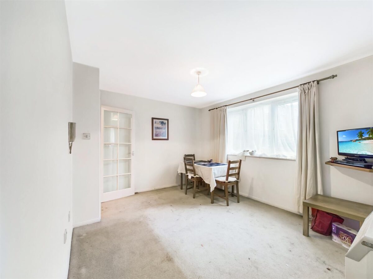 Bream Close, London