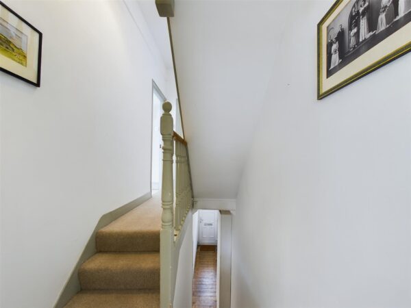 Roslyn Road, London