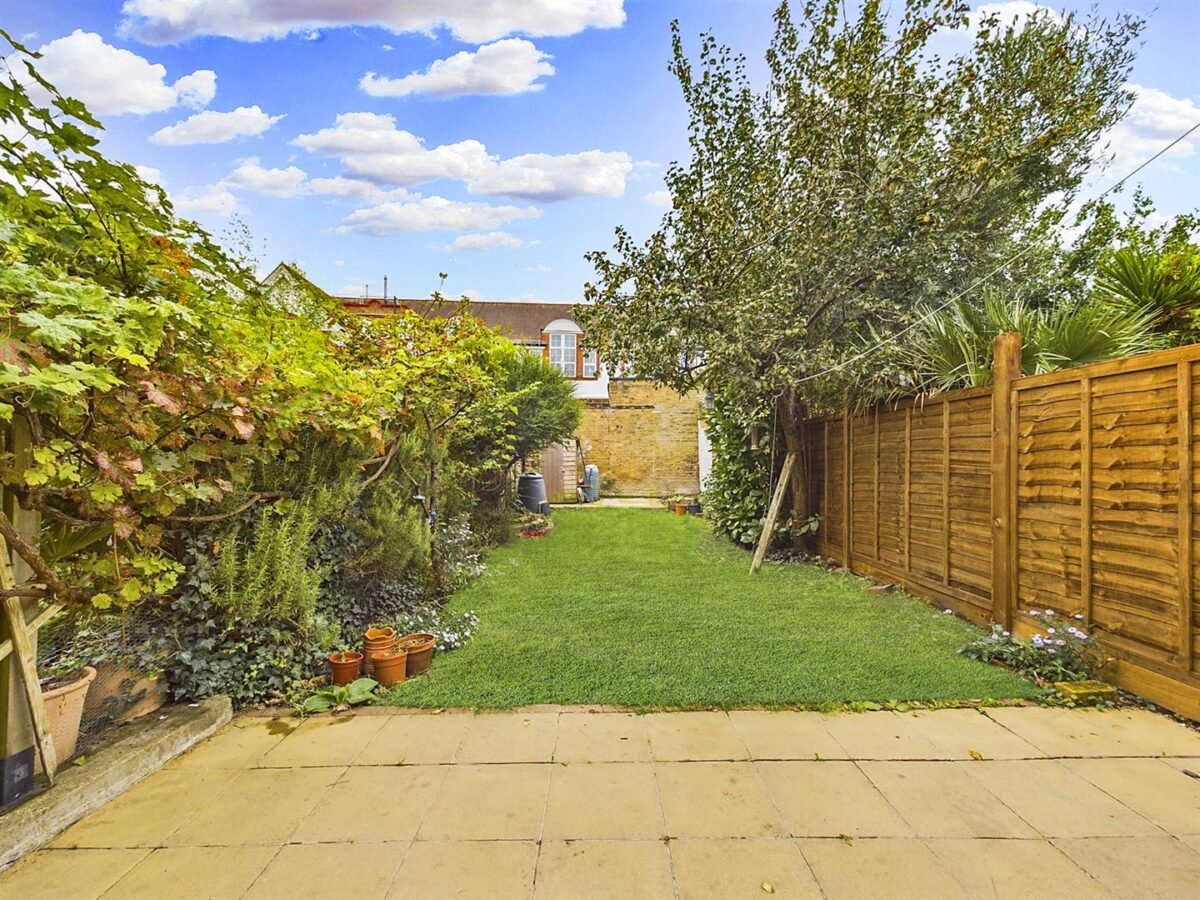 Roslyn Road, London