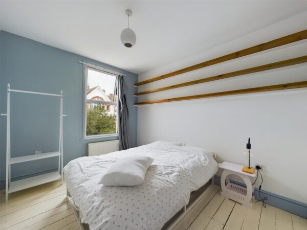Roslyn Road, London