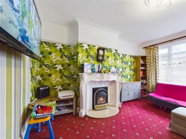 Downhills Park Road, London