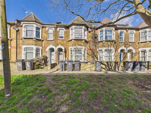College Road, Tottenham