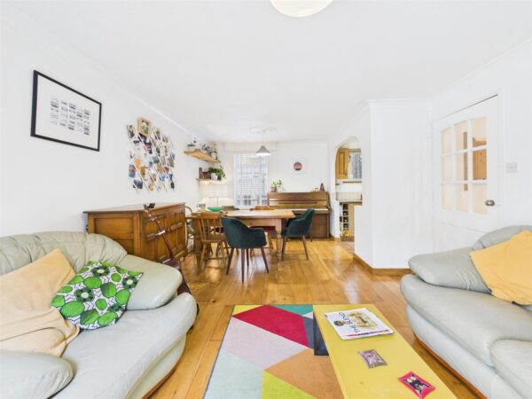 Russell Road, London