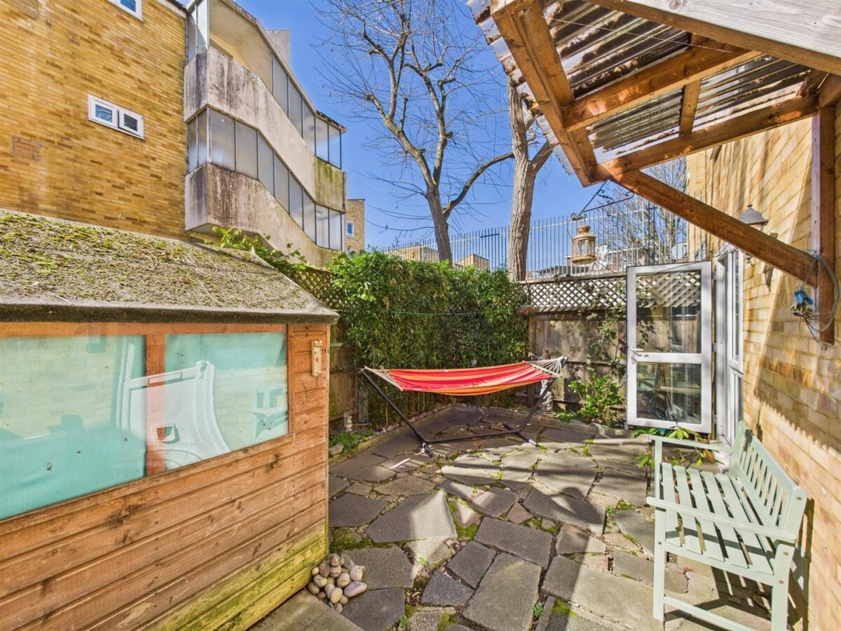 Russell Road, London