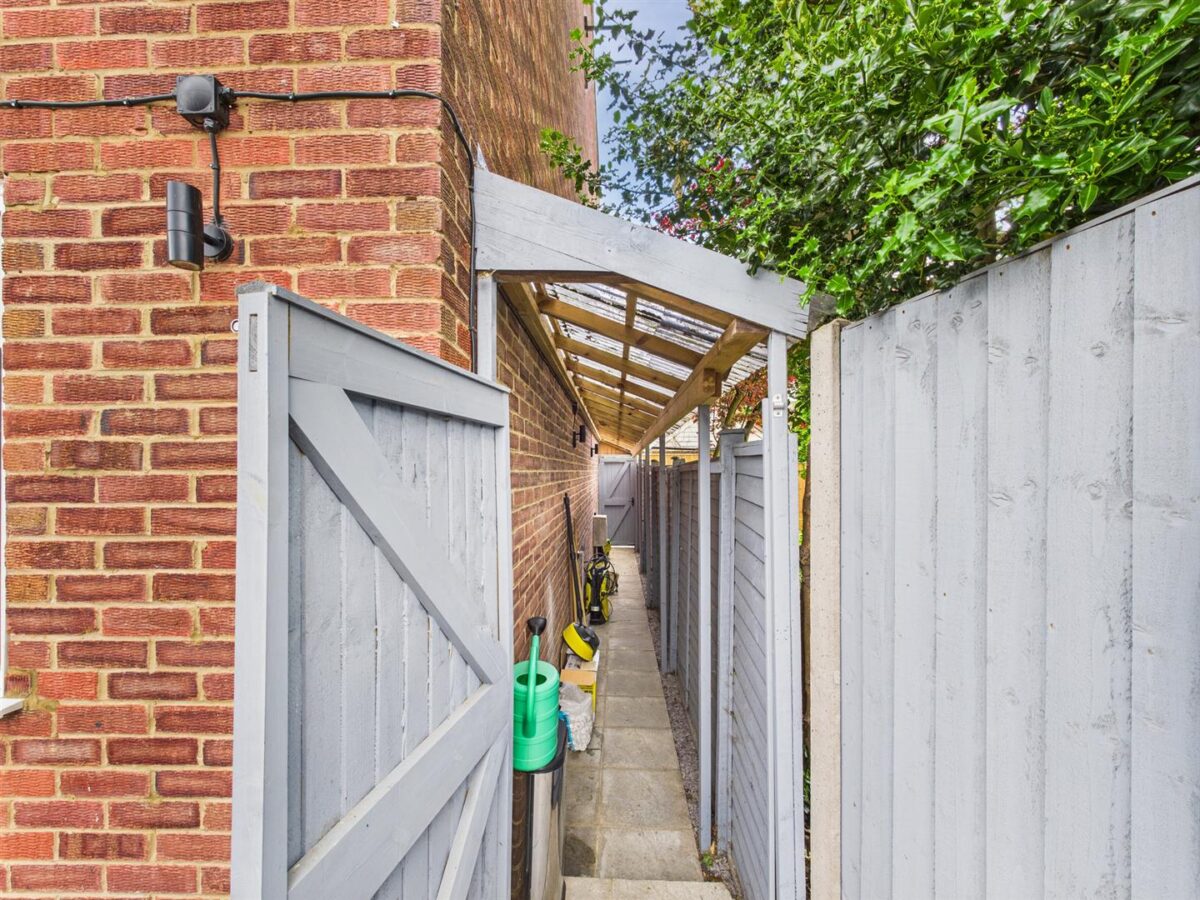 Chase Court Gardens, Enfield