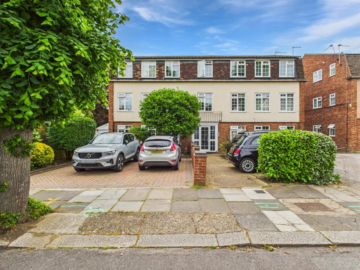Chase Court Gardens, Enfield