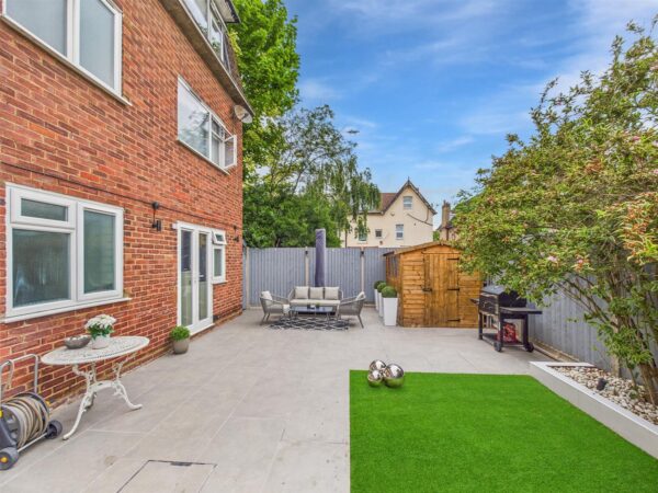 Chase Court Gardens, Enfield