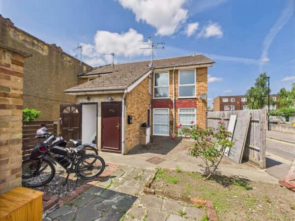 Avenue Road, London