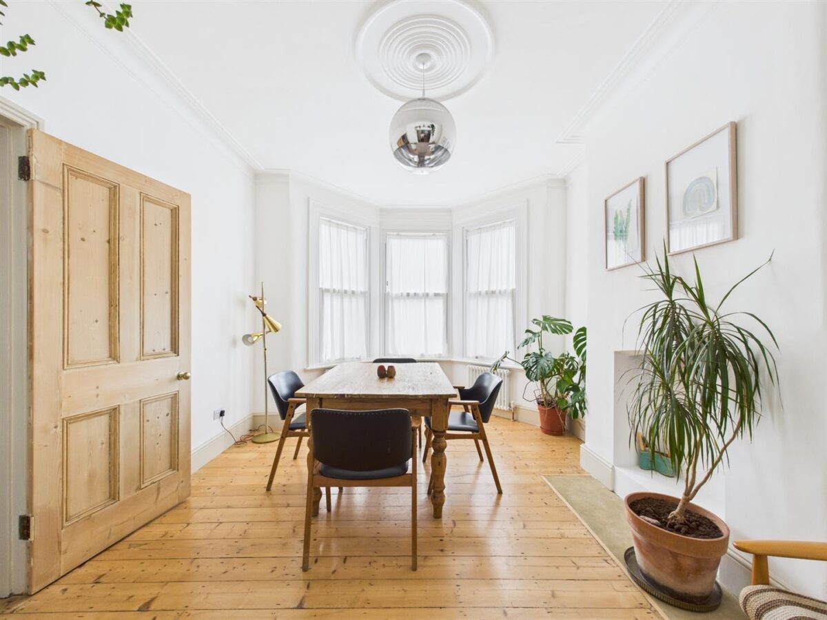 Woodside Gardens, London