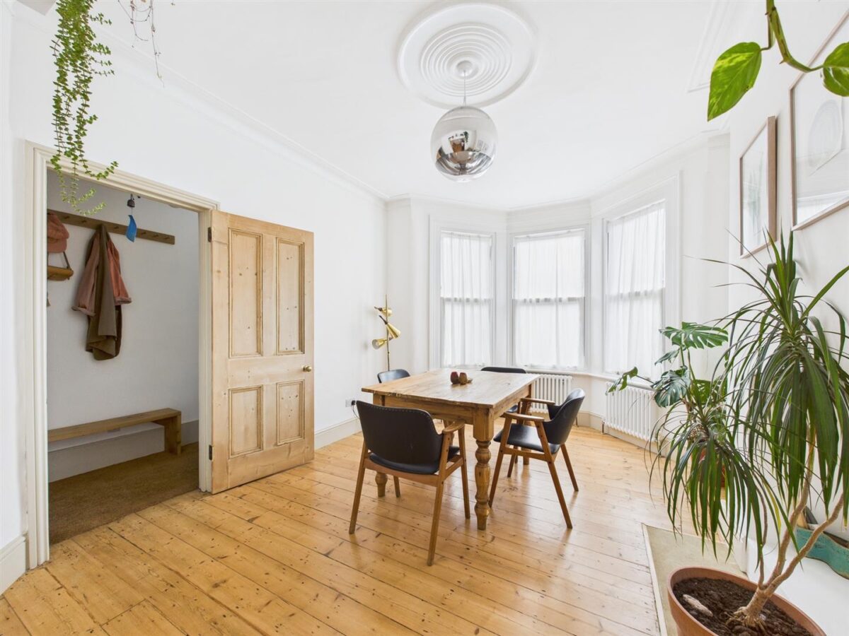 Woodside Gardens, London