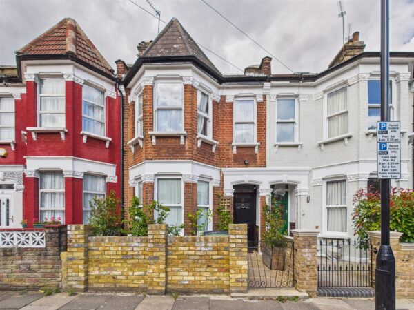 Woodside Gardens, London