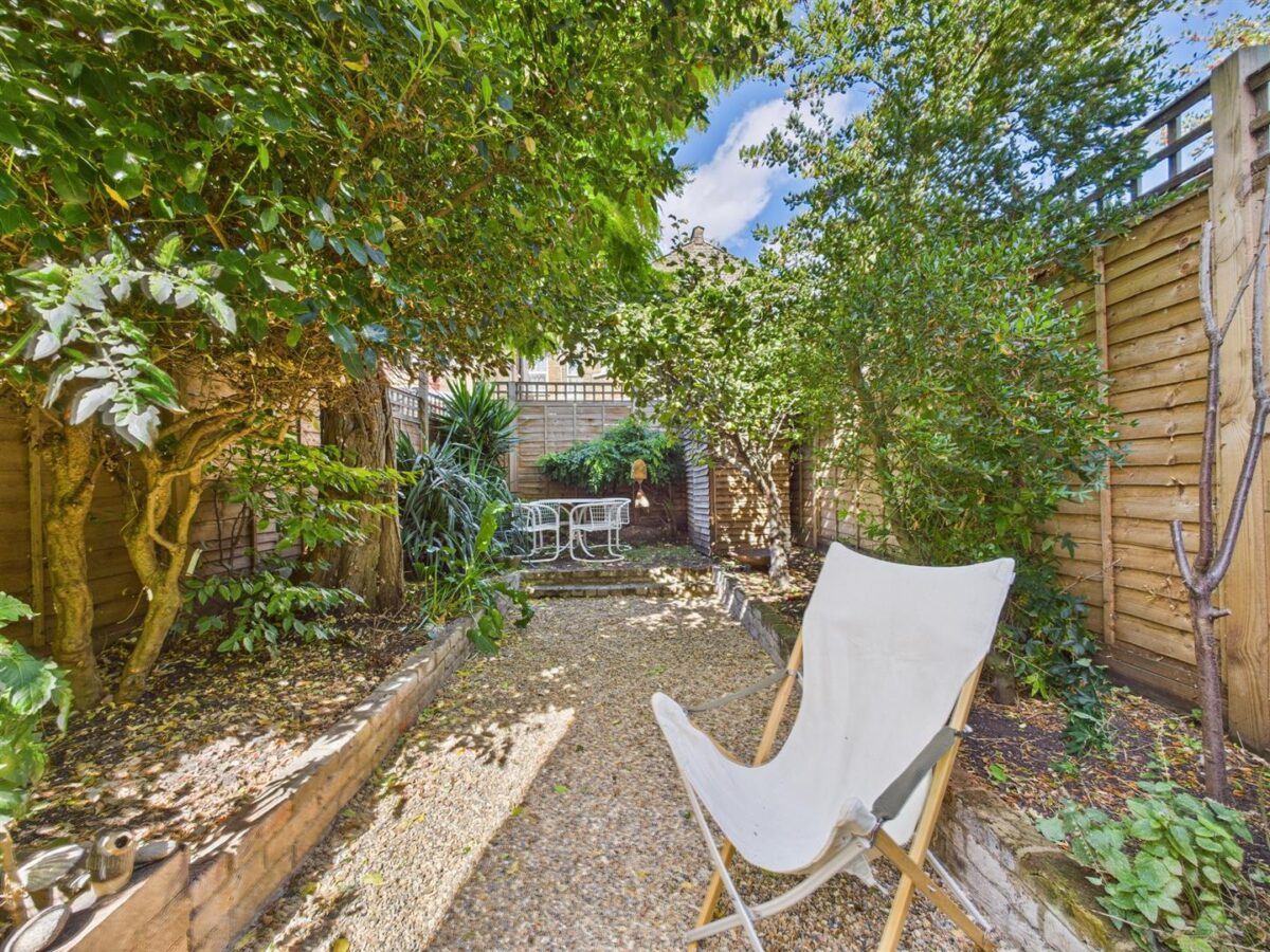 Woodside Gardens, London