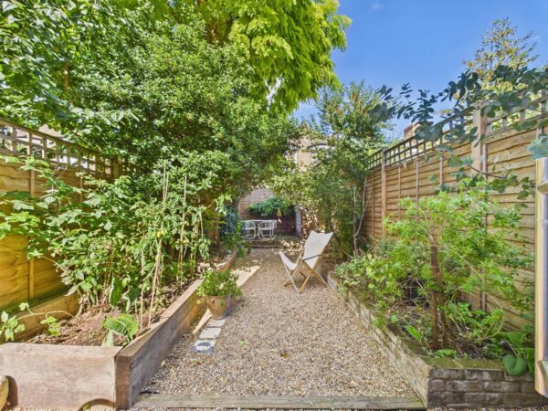 Woodside Gardens, London