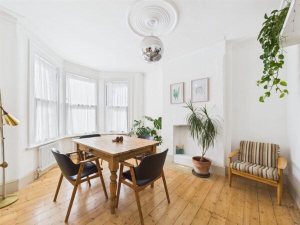 Woodside Gardens, London