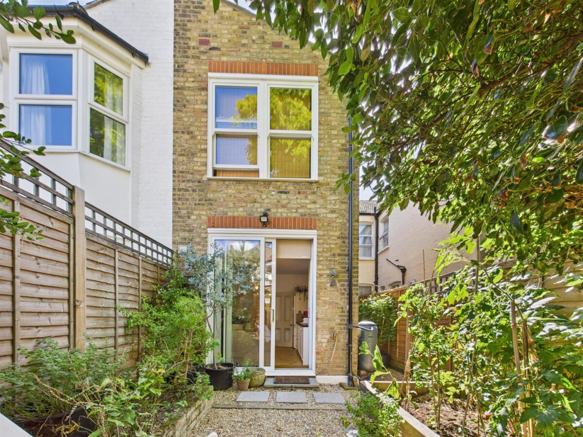 Woodside Gardens, London