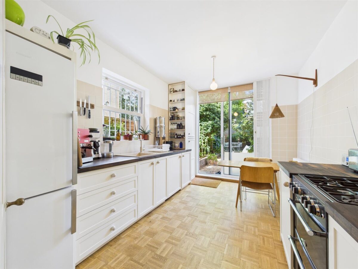 Woodside Gardens, London