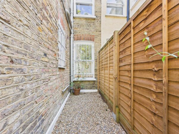 Woodside Gardens, London