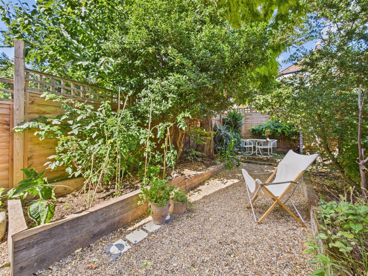 Woodside Gardens, London