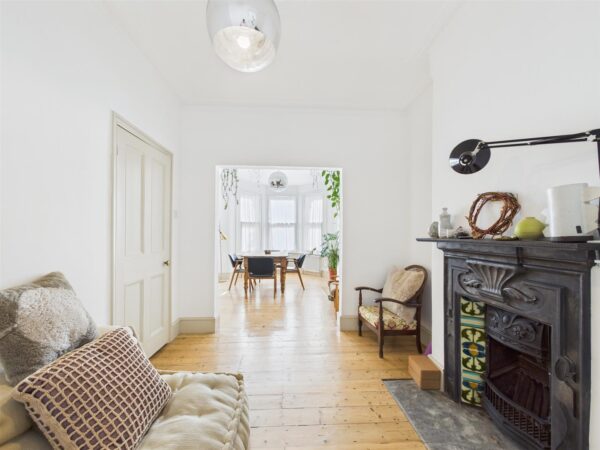 Woodside Gardens, London
