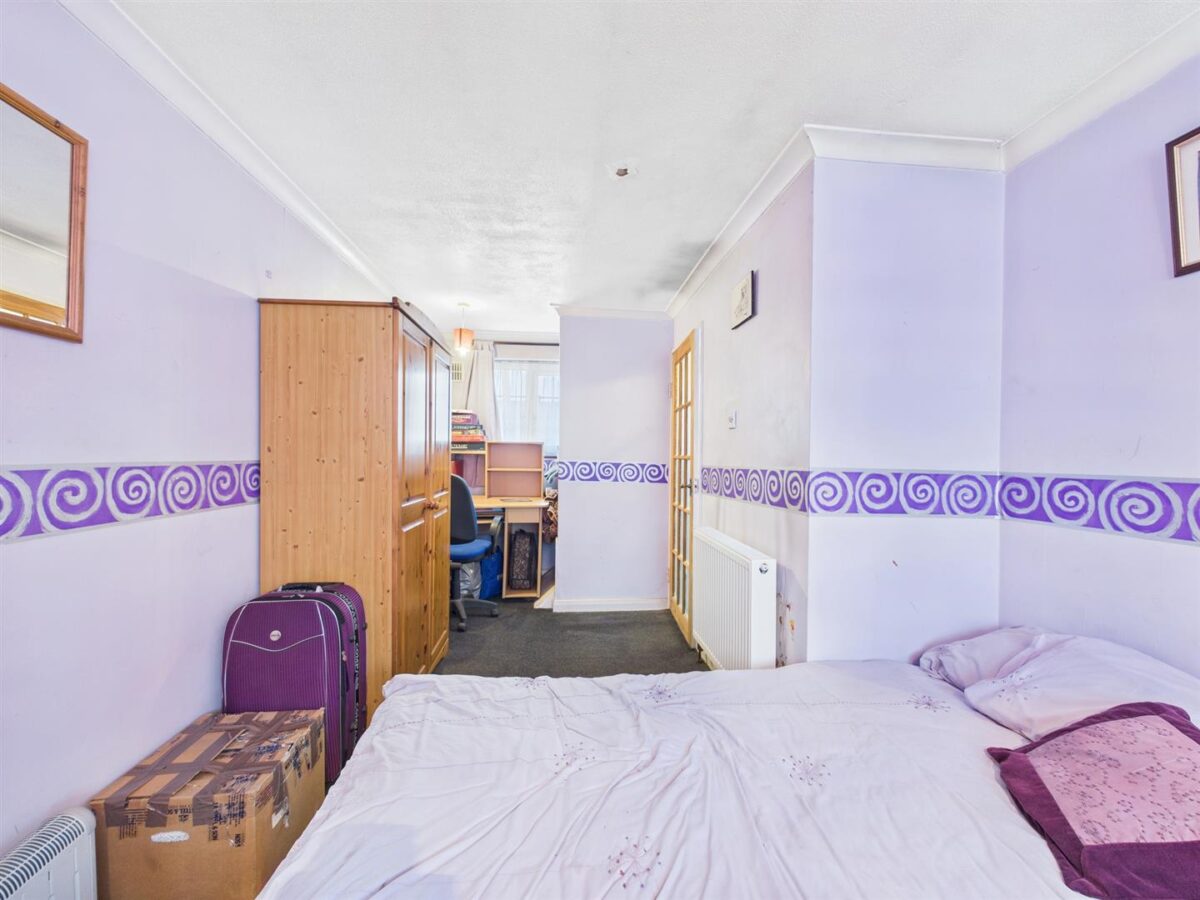 Pentrich Avenue, Enfield