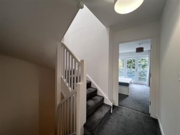 Elizabeth Clyde Close, London