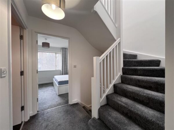 Elizabeth Clyde Close, London