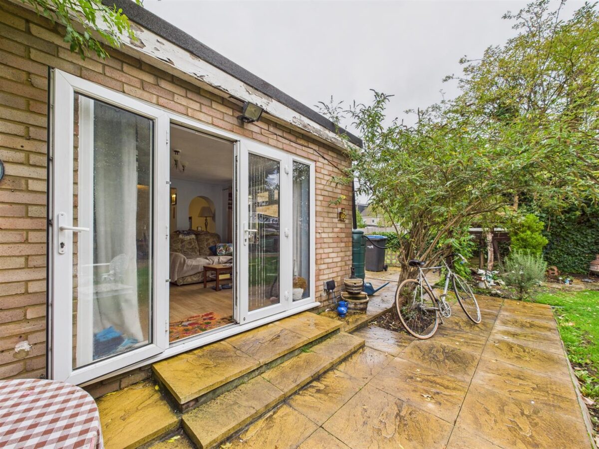 Pentrich Avenue, Enfield