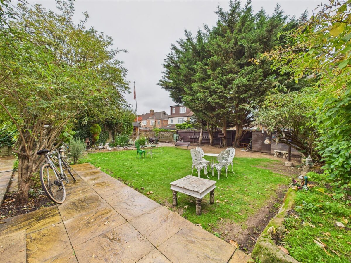 Pentrich Avenue, Enfield