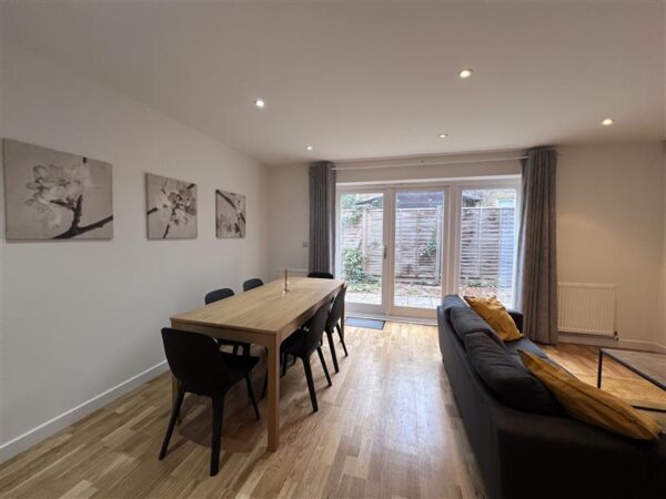 Elizabeth Clyde Close, London