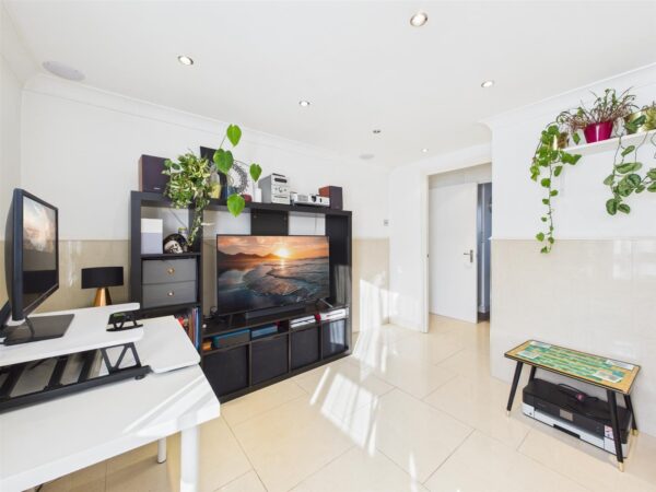 Victoria Crescent, London