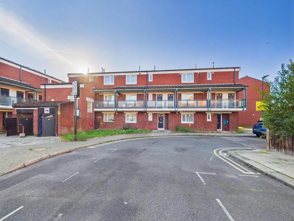 Victoria Crescent, London