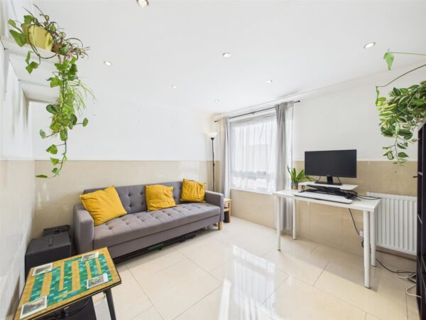 Victoria Crescent, London