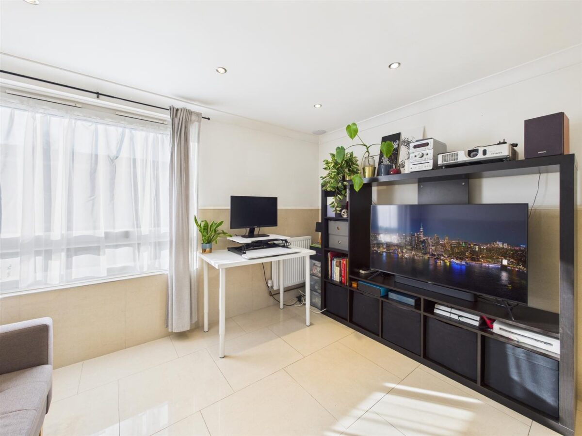 Victoria Crescent, London