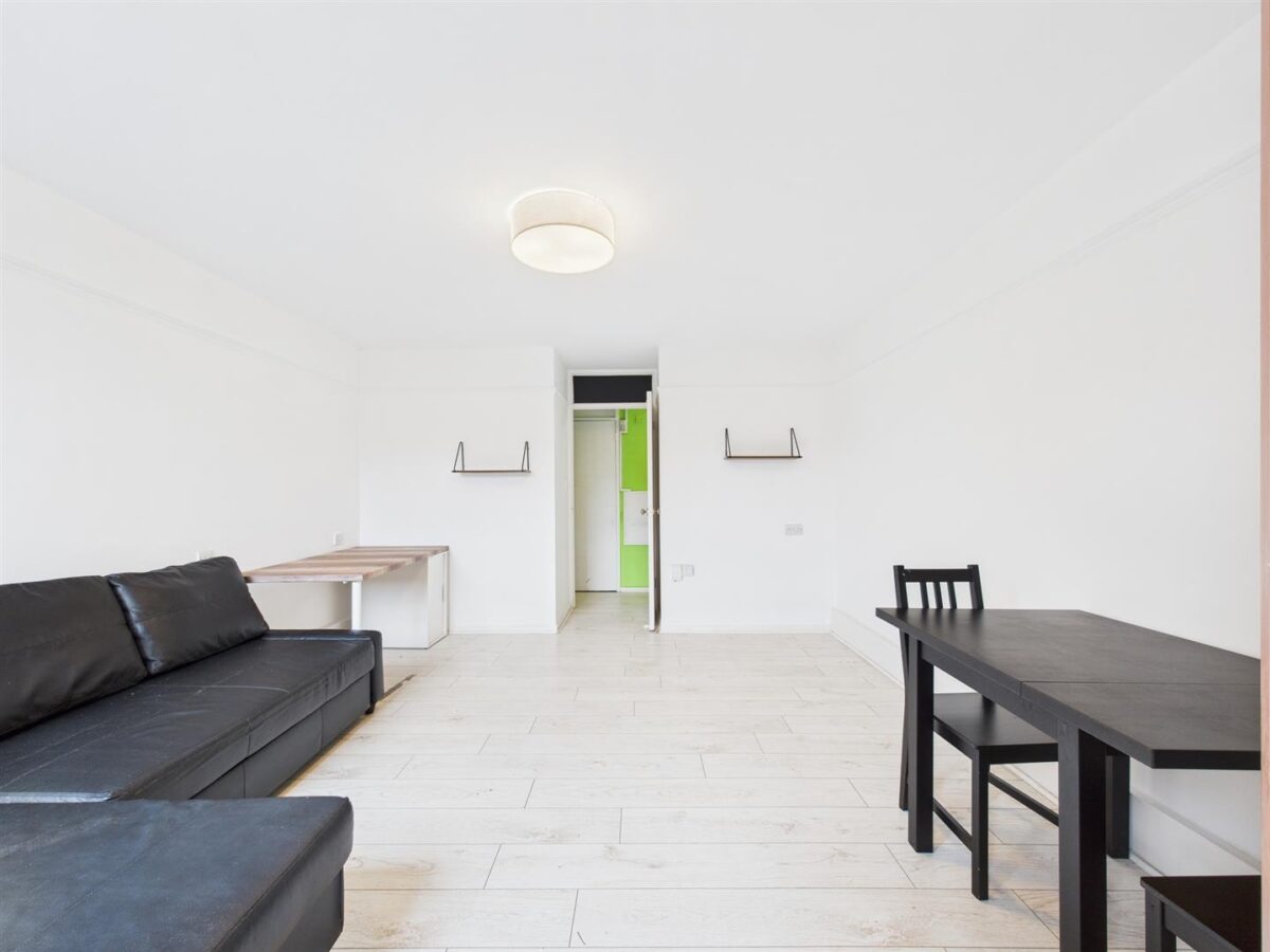 Reedham Close, London