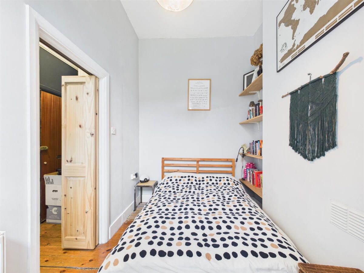 West Green Road, London