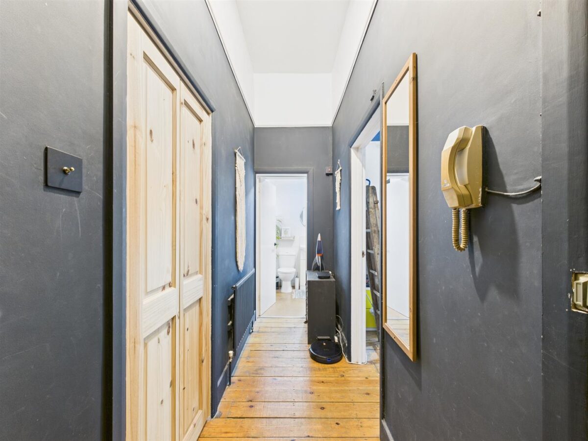 West Green Road, London