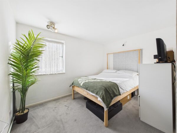 Victoria Crescent, London