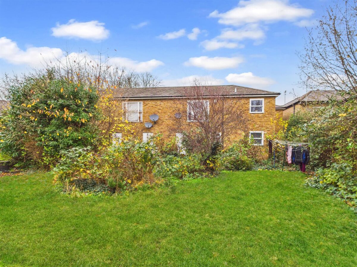 West Green Road, London