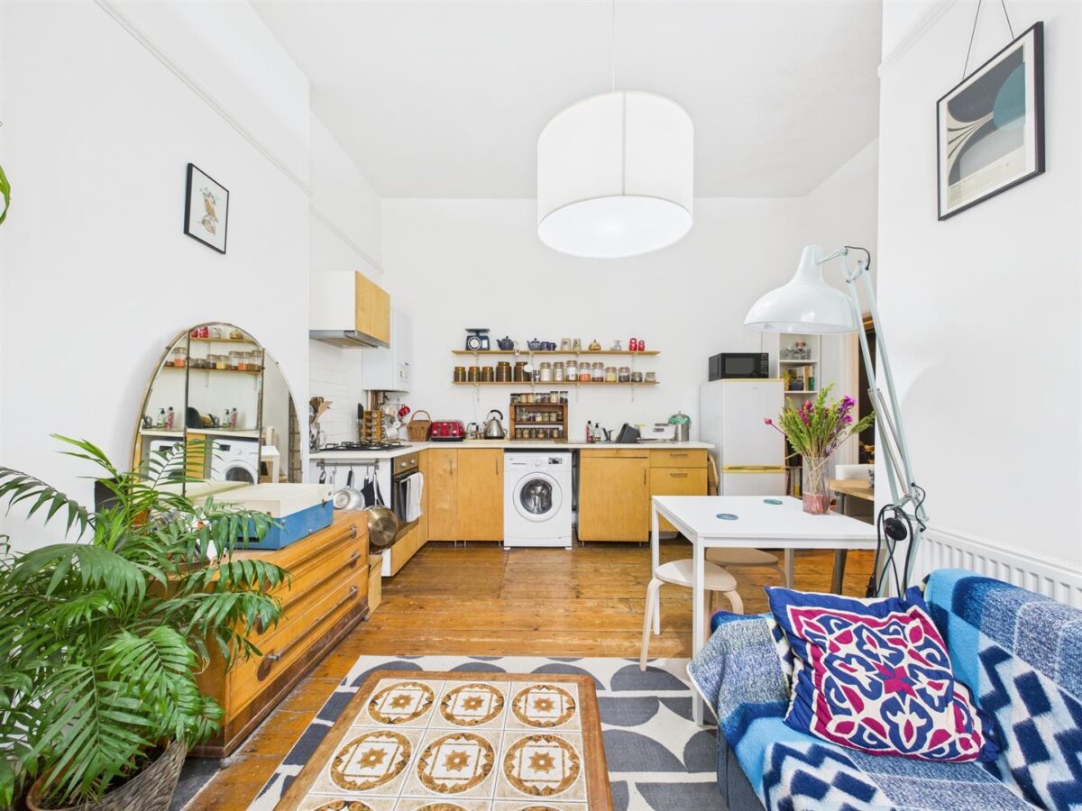 West Green Road, London