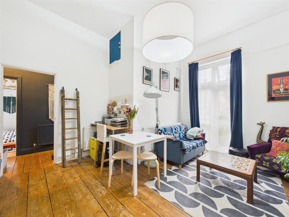 West Green Road, London