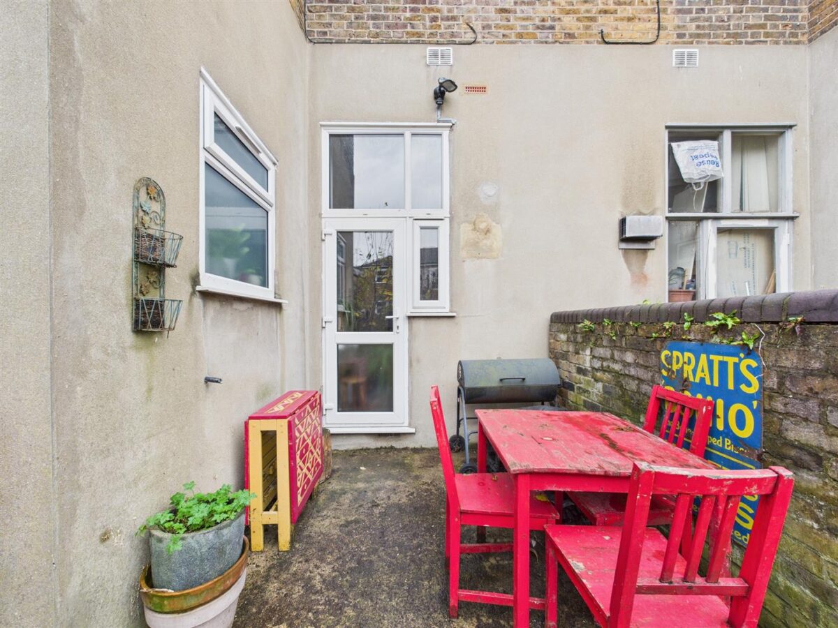 West Green Road, London