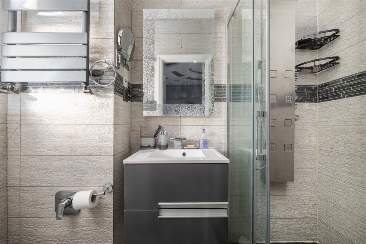 95, Great Cambridge Road, Tottenham, Haringey, Lon