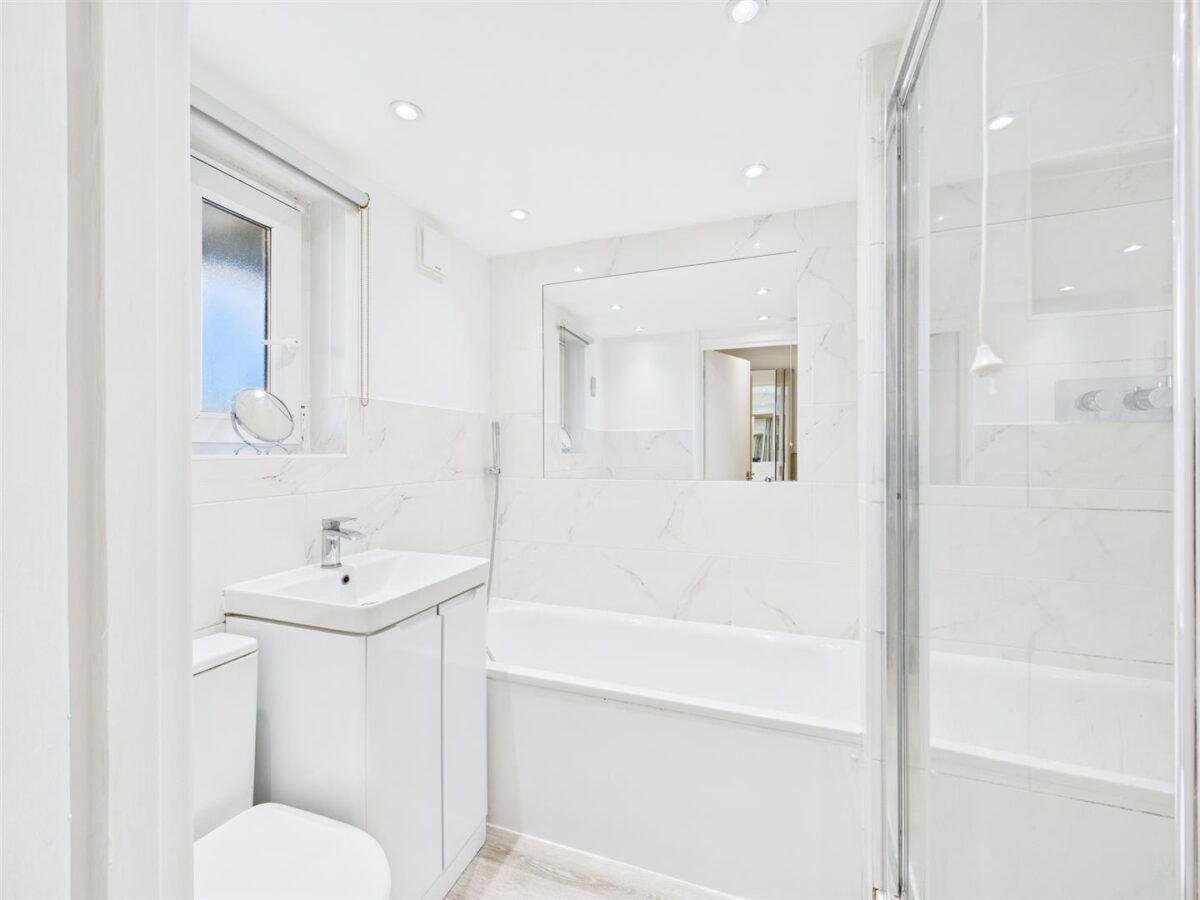 Victoria Crescent, London